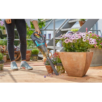 GARDENA Aspirateur a main d'exterieur EasyClean Li avec station de charge murale - 09340-20