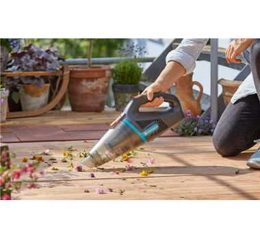 GARDENA Aspirateur a main d'exterieur EasyClean Li avec station de charge murale - 09340-20